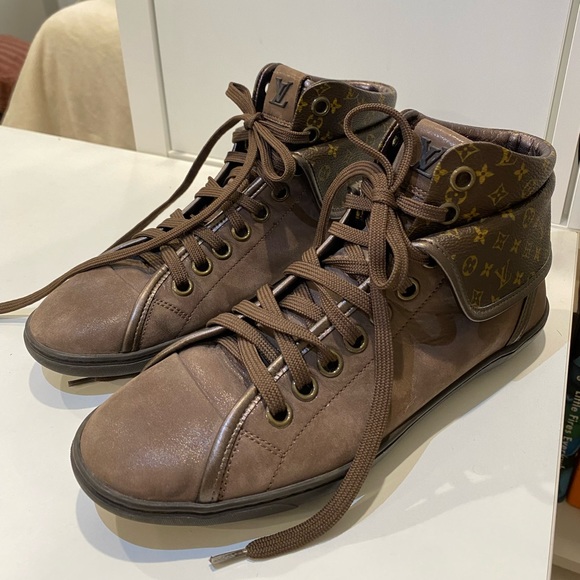 Louis Vuitton boots - Picture 1 of 6